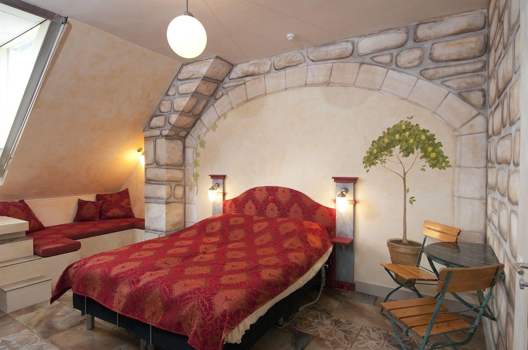 Hotel De Plataan Delft Centrum Экстерьер фото